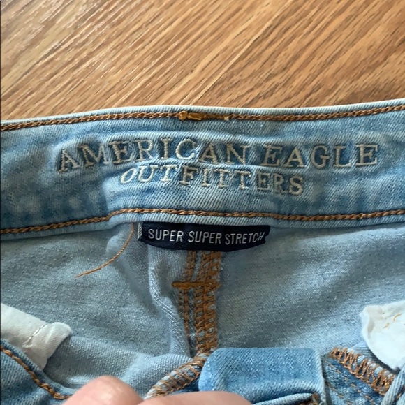 American Eagle jean shorts size 8 - Picture 2 of 3